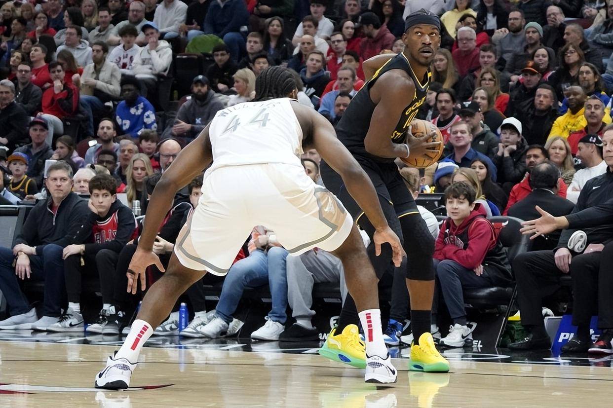 网页版登录入口-持续失利引发热议！，巴特勒在巴塞罗那比赛中刷新纪录上演精彩一战(apisdemissus拉丁语是什么意思)